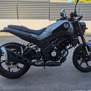 Benelli Leoncino 125