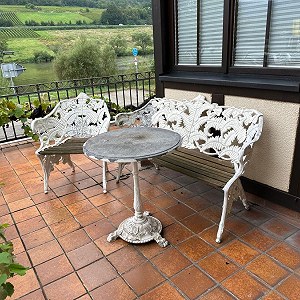 Garden Bench x 1, Garden Chair x 1, Table de jardin x 1