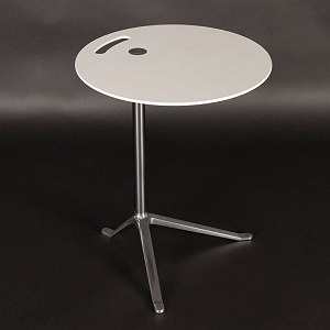 Table basse x 1, circular table x 1, Chaise de bureau x 2, Lampe de sol x 1, Fauteuil x 1, table tra